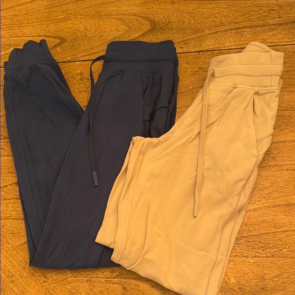 Lululemon Athletica Blue and Tan Joggers